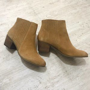 DOLCE VITA TAN SUEDE COWBOY ANKLE BOOTS